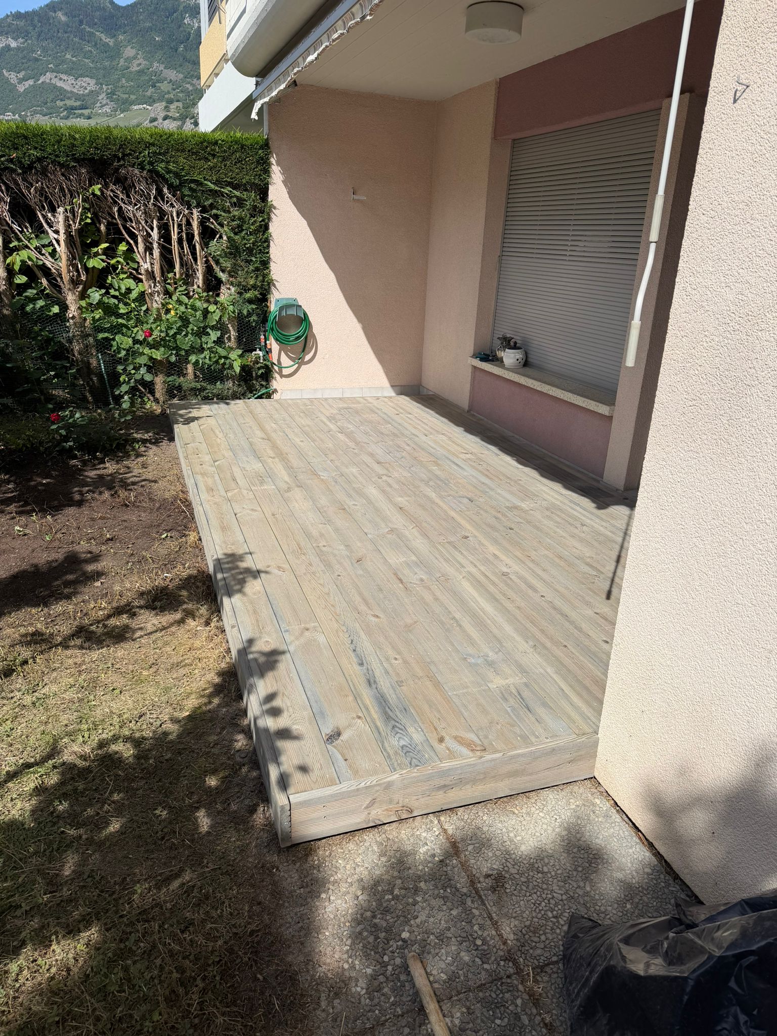 Réalisation d'une terrasse en bois - Qerkini Sàrl, Chablais